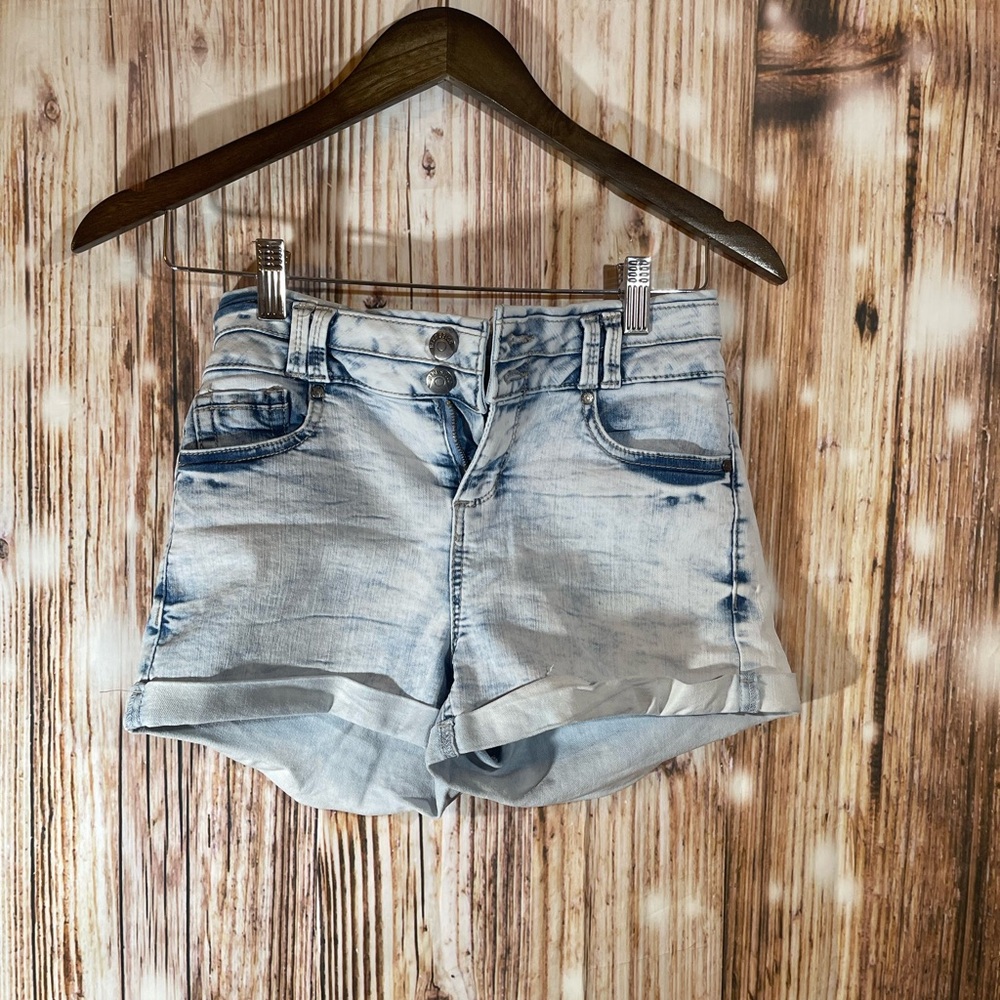 Blue Spice juniors size 5 Blue Acid Wash Denim Cuffed Jean Shorts